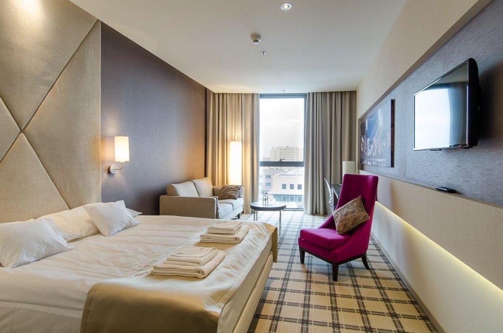Hotel Rzeszow Dış mekan fotoğraf