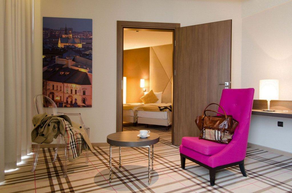 Hotel Rzeszow Dış mekan fotoğraf