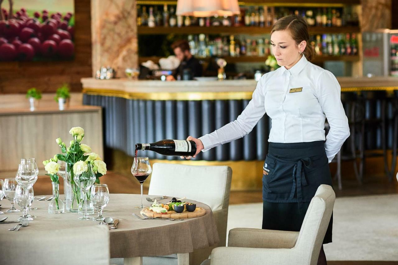 Hotel Rzeszow Dış mekan fotoğraf