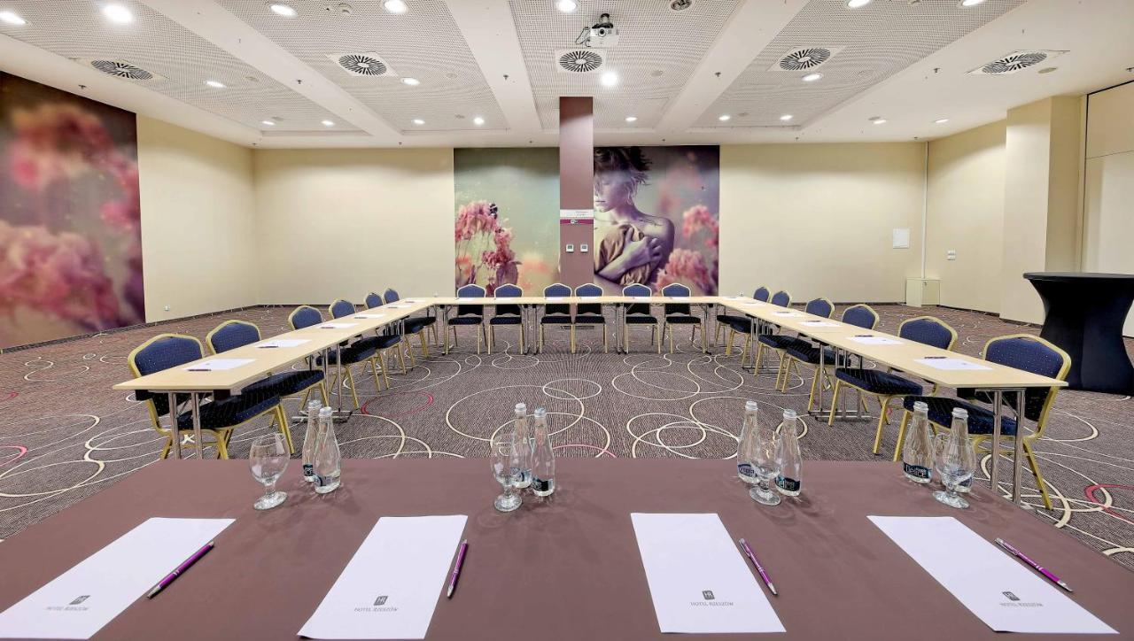 Hotel Rzeszow Dış mekan fotoğraf